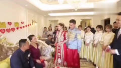 新娘长得漂亮，改口叫妈，叫的真甜，伴娘团是