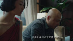 港囧：徐峥看着赵薇的录像，感动到哭泣，自己
