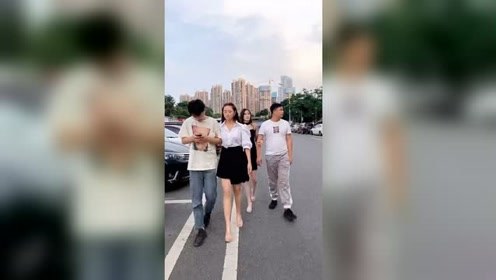 有个调皮女友是什么体验，美女小心机恶搞男友