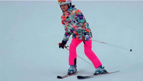 关之琳隐藏技能爆发，滑雪轻松自如，蒋欣宋茜