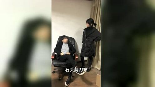 恶搞：美女，自己坑自己好玩吗？