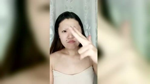 大脸女化个妆，竟变身古风美女，我还能相信女