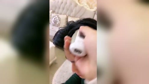 婚后夫妻竟然这样恶搞？美女拿剃刀趁老公不备