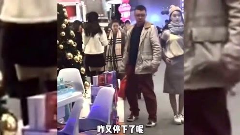 搞笑配音：人家美女模特在那摆造型，你到那凑