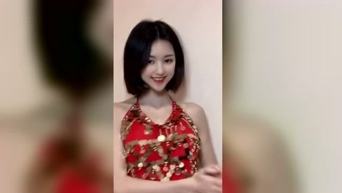 美女在家穿这身衣服跳舞太美了