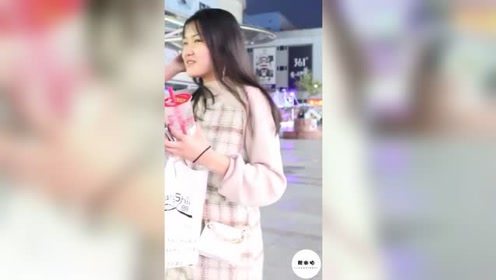 街拍美女男生的什么行为会让女生的荷尔蒙爆棚