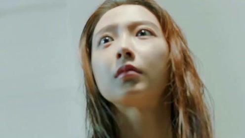 王一博最搞笑的一段，躲进女更衣室，被美女直