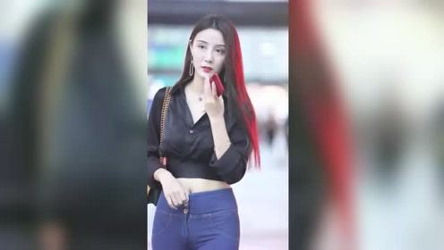 接老婆下班路上碰到的美女，身材真是没的说