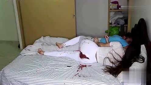 恶搞视频：当看到老婆血流不止，你会怎么办