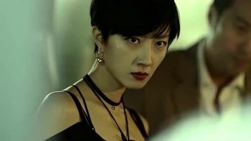 美女机智过人，把脏水泼给别人，让敌人从内部