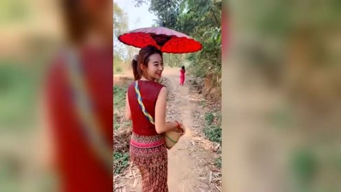 见识一下异国美女，缅甸姑娘的绝美背影！回头