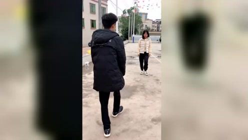 搞笑：万万没想到美女竟然这样做啊