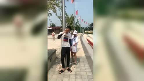 恶搞视频：小姐姐这么做值得么，这么闹不好的