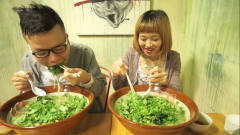 日本人疯狂的香菜情结，吃香菜火锅，洗香菜浴