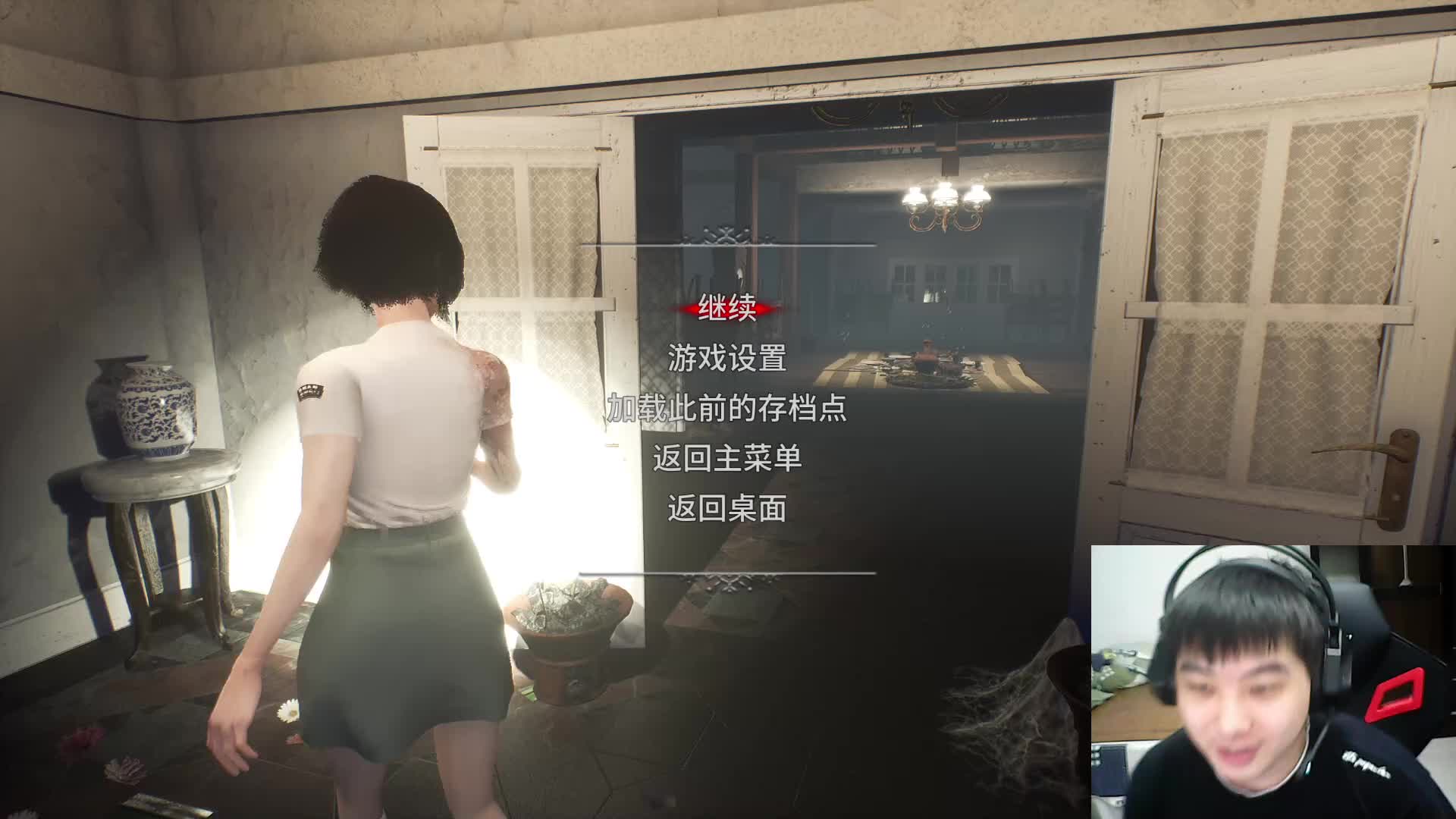 抱着妹子一顿啃。