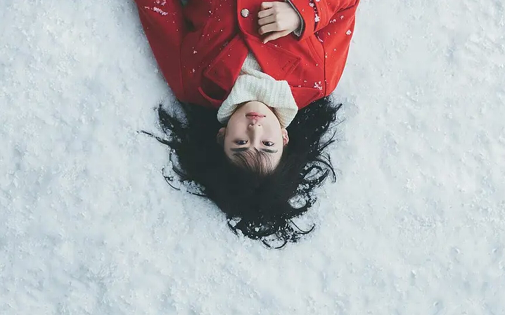 《三角草的春天》少女惨遭校园霸凌，父母双亡