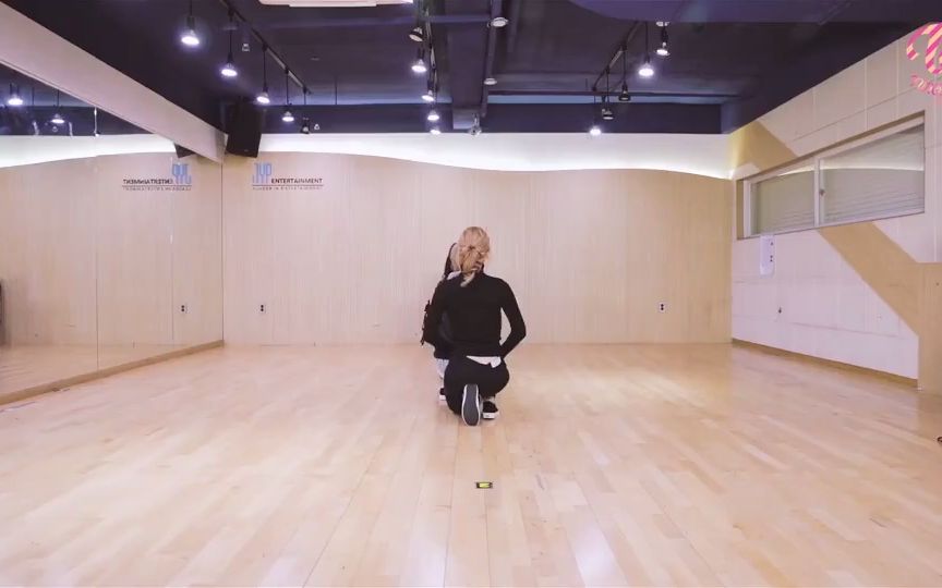 JYP女团TWICE，《TT》练习室版舞蹈