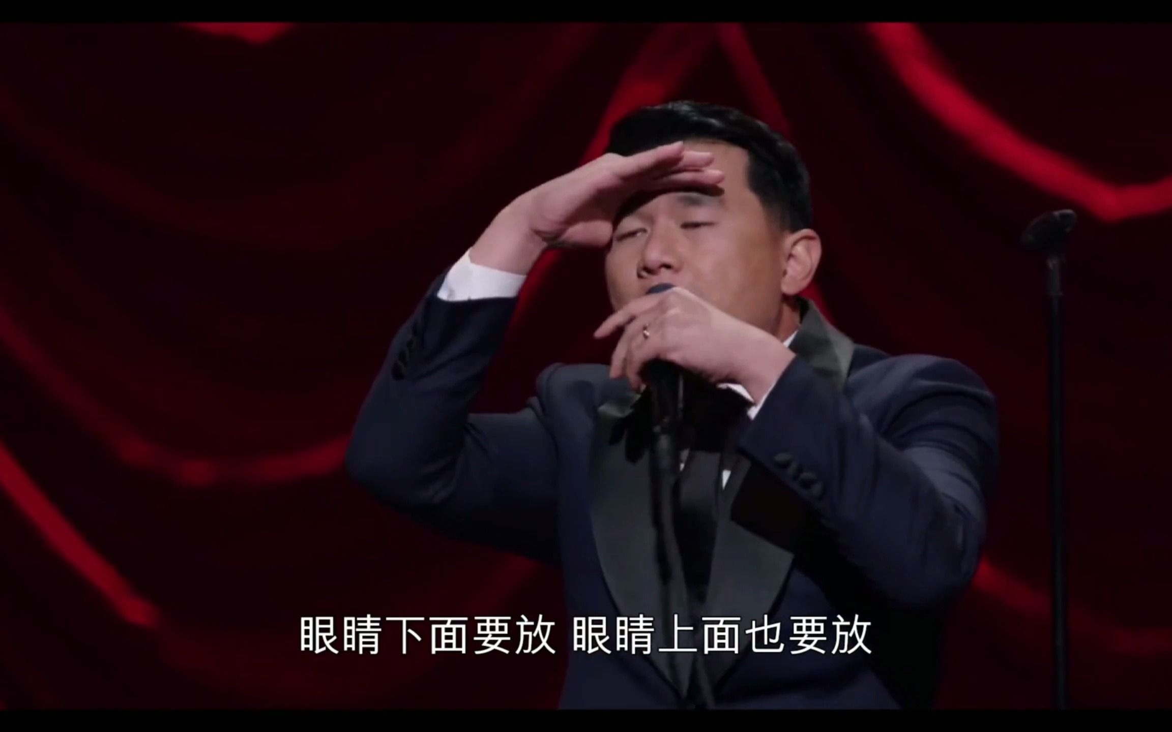 【钱信伊 2019 Asian Comedian Destroys America】你和墙壁