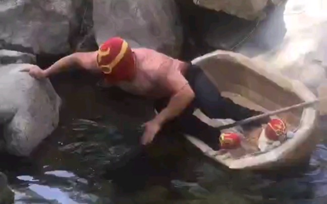 《 牛 斬 士 落 水》