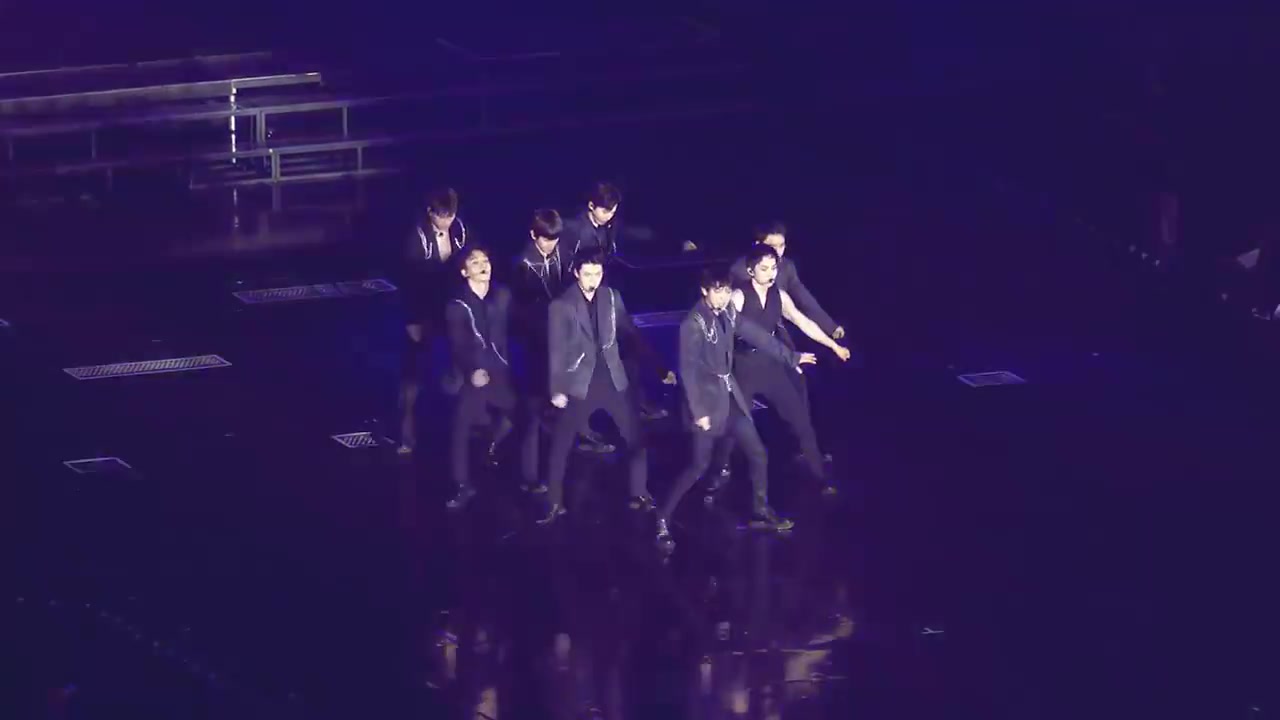 EXO这个舞蹈在当今男团独一无二 这种走位只有他