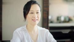 流淌美好的时光：阔少躲房间和女朋友打电话，