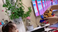 小萝莉和小姨闹别扭了，真是太逗了