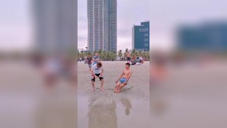 有两个逗比朋友是什么样的体验