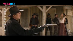两个牛仔决斗，不料数到一男子就开枪了，这下