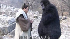男子与怪物的g通方式真搞笑!