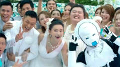 婚礼现场机器人穿女仆装登场，一口纯正四川话