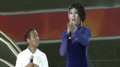 宋小宝和女子同台演出二人转，女子一个举动吓