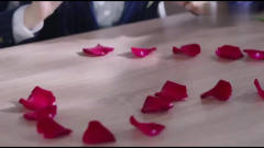 爱情进化论：艾若曼用玫瑰花瓣，分析丁宇扬到