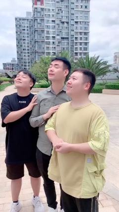 陈翔六点半：天上飞的是什么？引得六点半众人