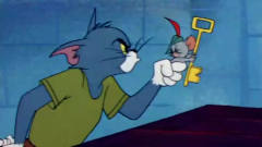 猫和老鼠：小老鼠潜入汤姆肚子，竟在汤姆肚子