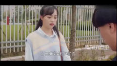 陈翔六点半：大妈是碰瓷模特啊，众人围观看笑