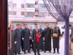 姐姐出嫁，这真热闹啊，小姐姐一直要红包，真