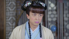 小伙扮秀女进宫，瞧见皇上一个劲抛媚眼，结果