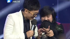 贾玲鲁威表演小品《霸王别姬》，搞笑连连！