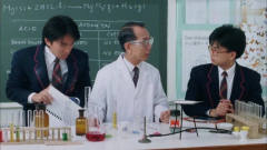 逃学威龙：这化学老师才是电影最搞笑的，什么