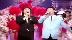 张菲、费玉清兄弟二人对歌，曲风欢快又轻松！
