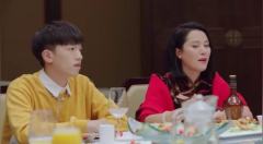 亲爱的热爱的：韩商言：家里有个小的 爷爷抓紧