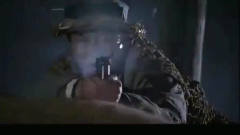 雪豹：特战队深夜扔手榴弹炸据点，敌人出来一
