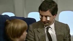 憨豆飞机上逗小孩，怎么逗都不笑，下秒一个动