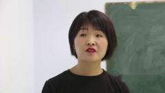 表演课，女同学模仿神童哪吒男同学模仿混世牛