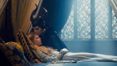 王子怎么都吻不醒睡美人，女巫却一吻就醒了，