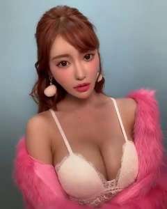 #李现女友大赛#听说李现喜欢这样的，还在ins上疯