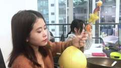洋葱视频：办公室小野自制超长糖葫芦，帮你打