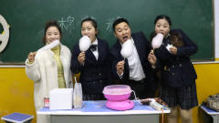 校园剧：老师做彩色棉花糖，结果小楠不够吃套