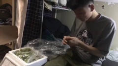 小哥哥太奇葩了，一口柠檬让你吃出了摇头丸的